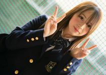 制服美少女がイクっ!!【管理人絶賛】ルックス・カラダ・エロさの三拍子揃ったアイドル顔の美少女は２１世紀生まれ！ 【ems-516】