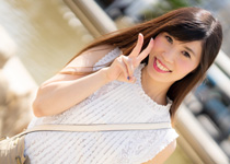 超絶スレンダーな人妻さんは…二児のママ！性欲が強すぎるお母さんは、昼間こっそりＡＶに出て羞恥プレイに明け暮れる変態さん…久々の中出しでイクっ！【ems-573】