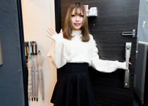 【喘ぎ声が隣近所に丸聞こえ!!】あの名古屋嬢のご自宅を襲撃！本当に出て来た彼女のオナニー・アイテムでどっと潮を吹きながら…１日ハメまくりのドキュメンタリー・ビデオ【ems-696】